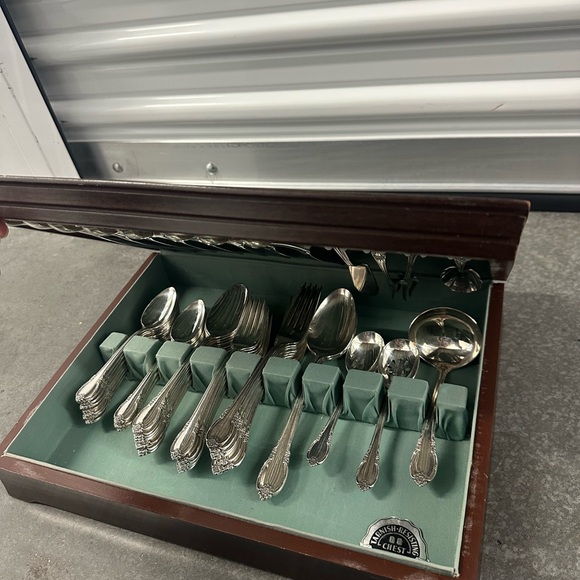 57 Piece Cutlery Old World Very Vintage 1847 Rogers Bros. Remembrance Collection - Picture 11 of 12